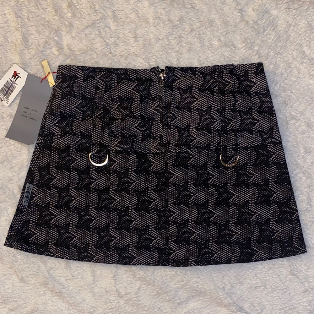 Tripp NYC Hot Topic Black Star Punk Rock Goth Mini Skirt with Silver Zip Accents - Picture 3 of 9